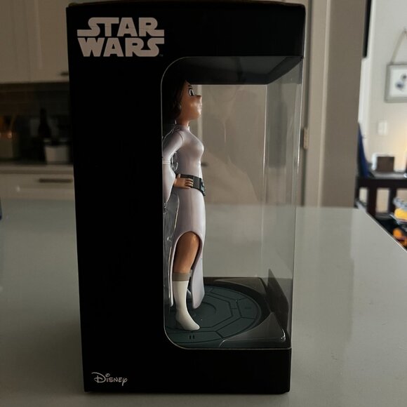 Disney Parks Star Wars Collectible Princess Leia Vinyl Doll Figure - Picture 6 of 6